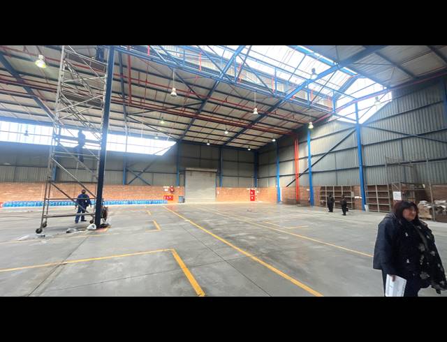 4,338M² WAREHOUSE TO LET IN SPARTAN